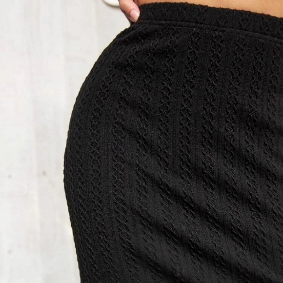 SHEIN Black Textured Mini Skirt – Split Hem, Elastic Waist – NWT – Size M - Picture 6 of 8